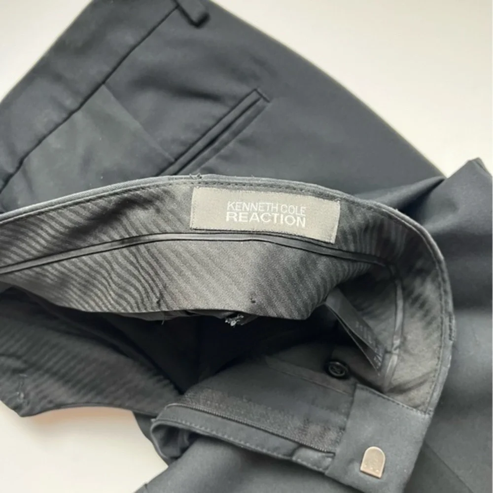 Kenneth Cole Reaction • Black Trouser Dress Pants